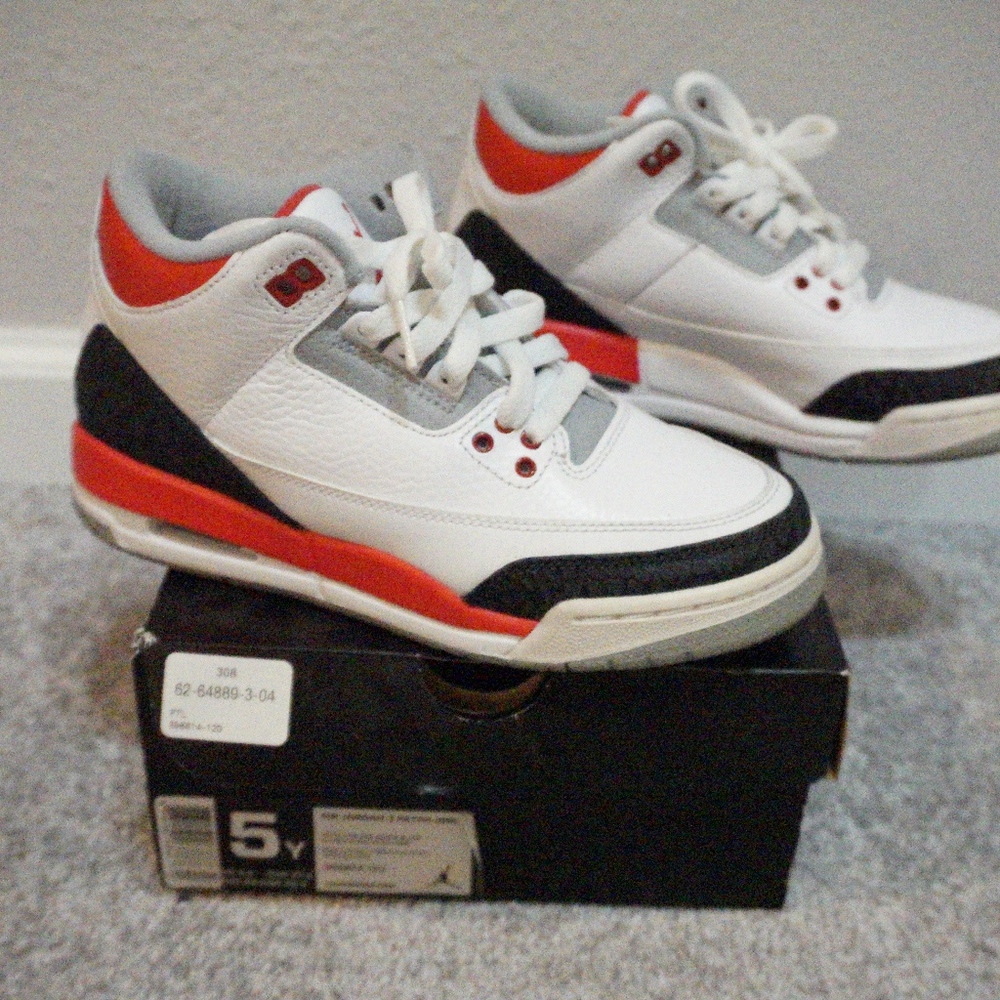 Air Jordan 3 Retro "Fire Red"